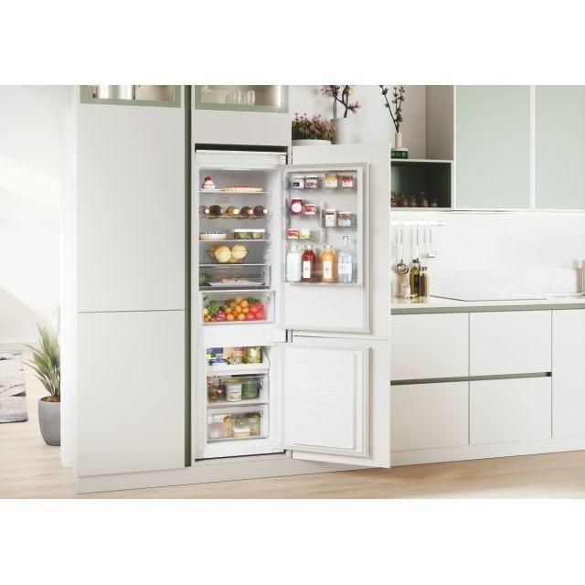 Candy CBT5518EW Εντοιχιζόμενος Ψυγειοκαταψύκτης