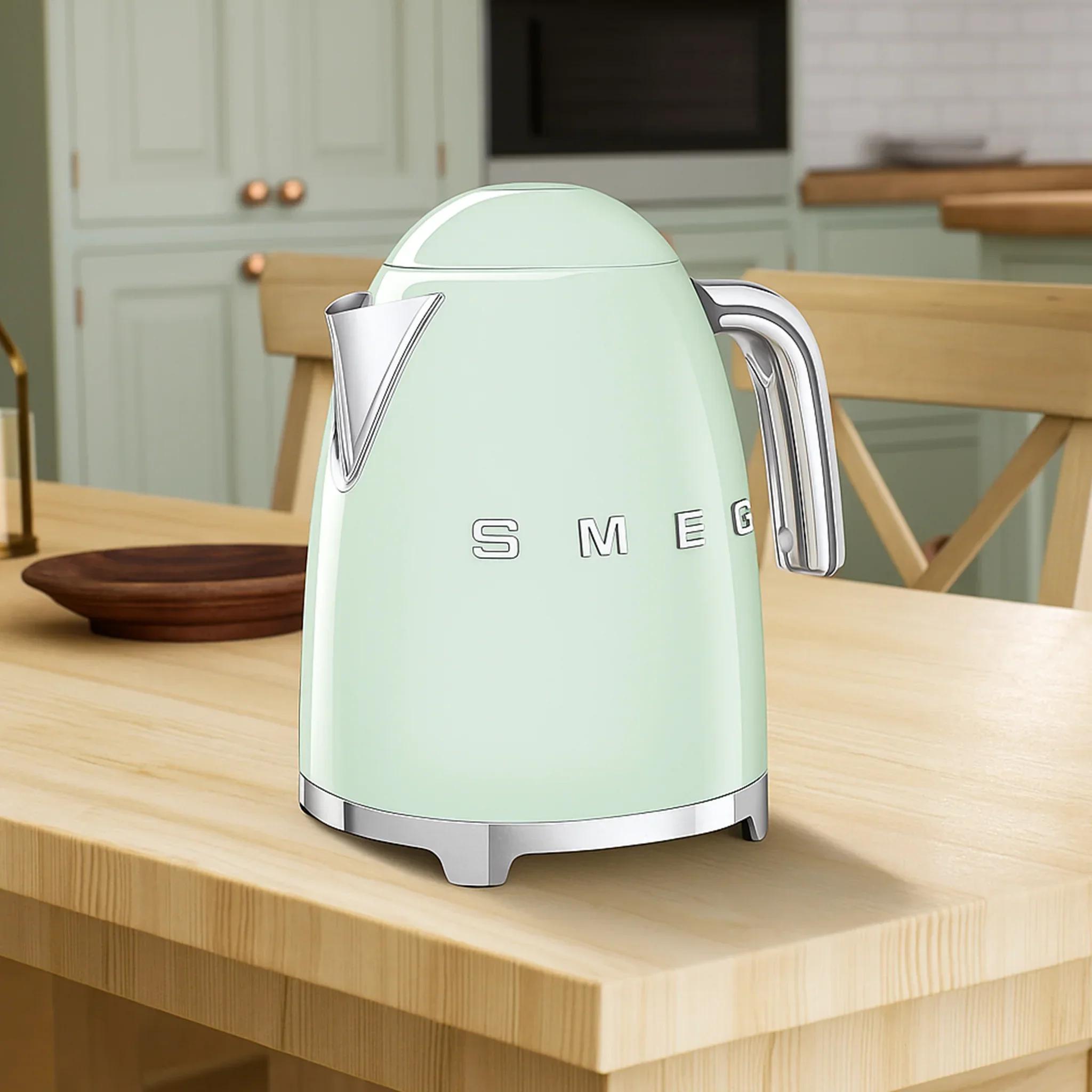 Smeg KLF03PGEU 50’s Water Kettle Pastel Green