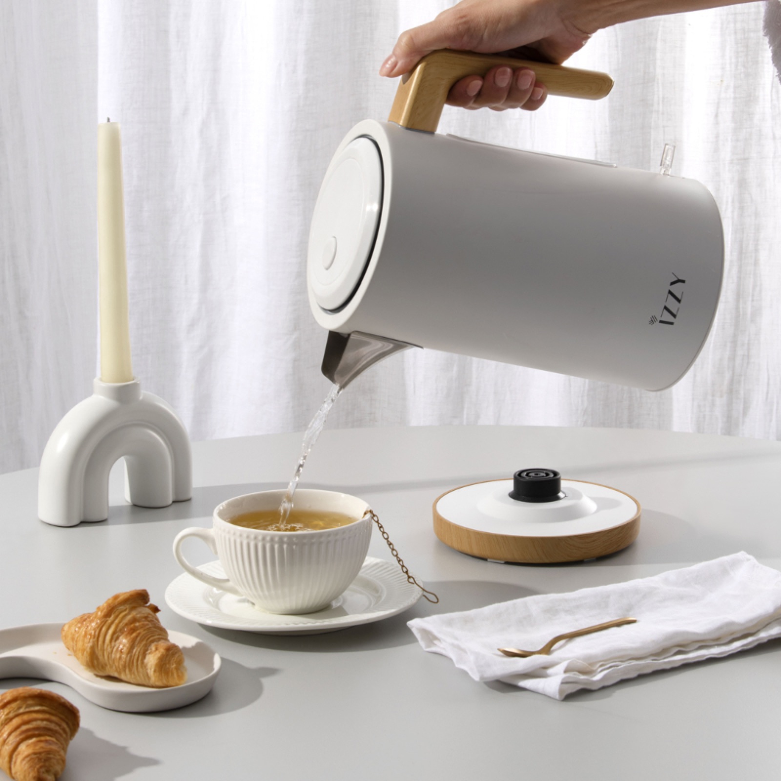 Izzy 224129 Wooden Water Kettle