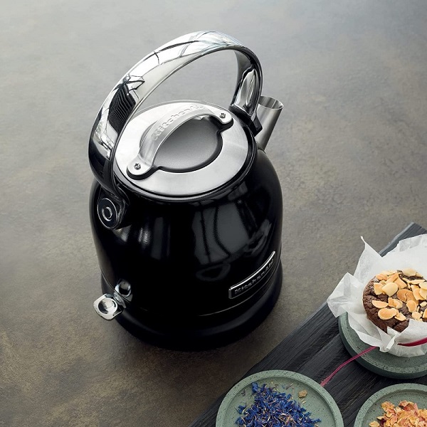 KitchenAid Βραστήρας 1,25λτ. Onyx Black 5KEK1222BOB